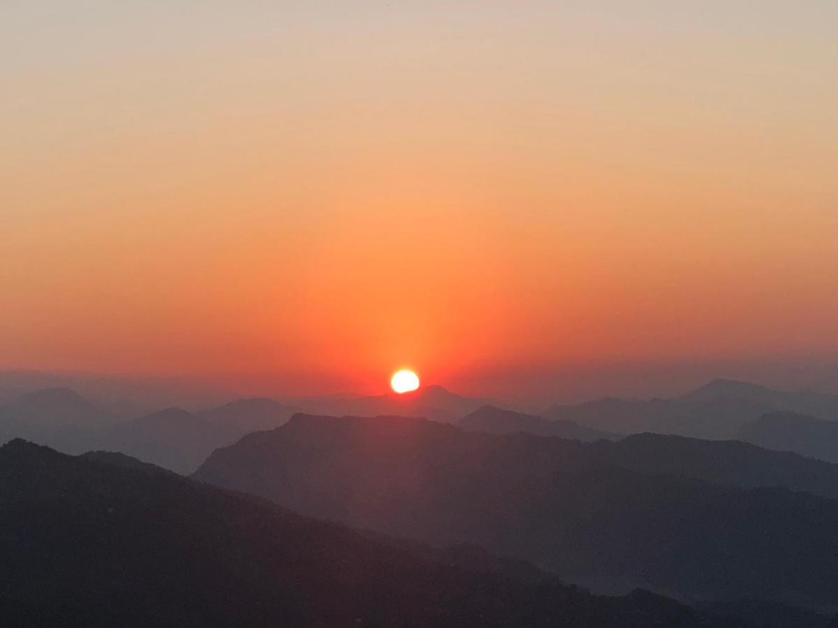 Superview Lodge, Best Himalayan Sunrise In Sarangkot Pokhara Exterior foto