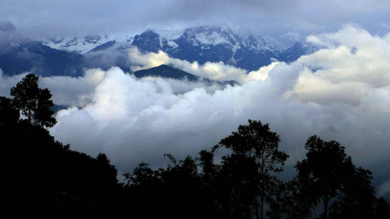 Superview Lodge, Best Himalayan Sunrise In Sarangkot Pokhara Exterior foto